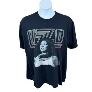 Lizzo Black and White 2023 The Special Tour Relaxed Concert Graphic Tee Size 2X